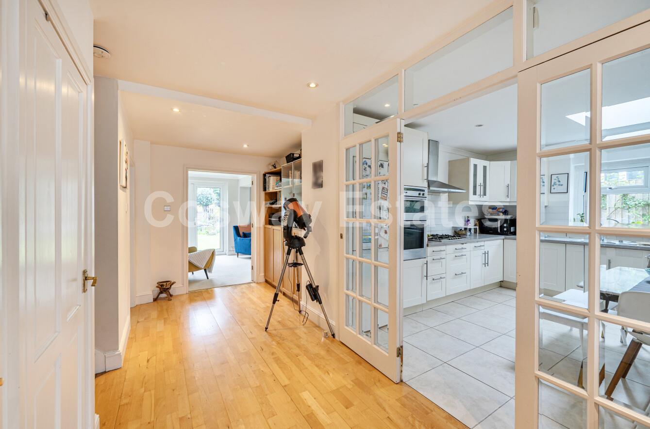Daws Lane, Mill Hill, NW7, Mill Hill, London